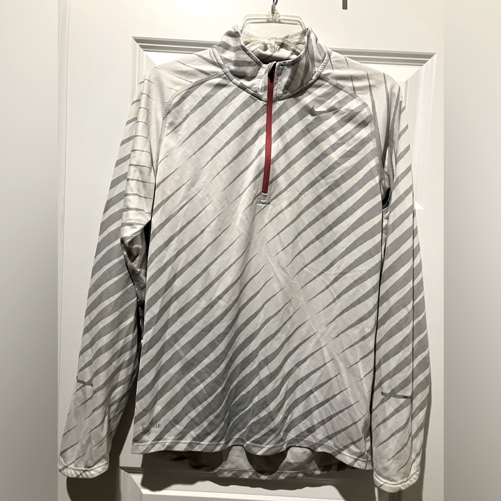 Nike Women’s Lightweight Quarterzip